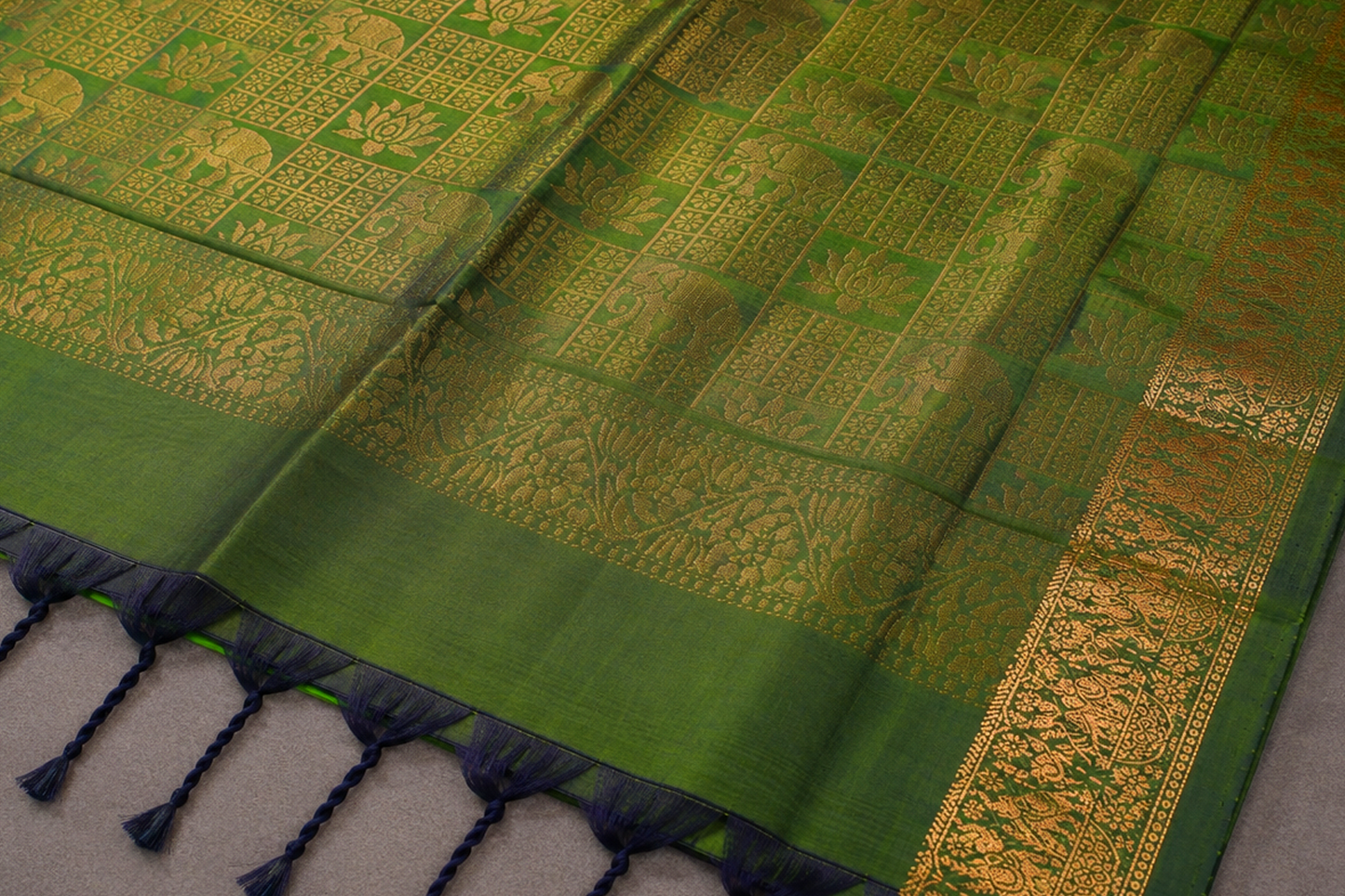 Elephant Motif , contrast silk saree