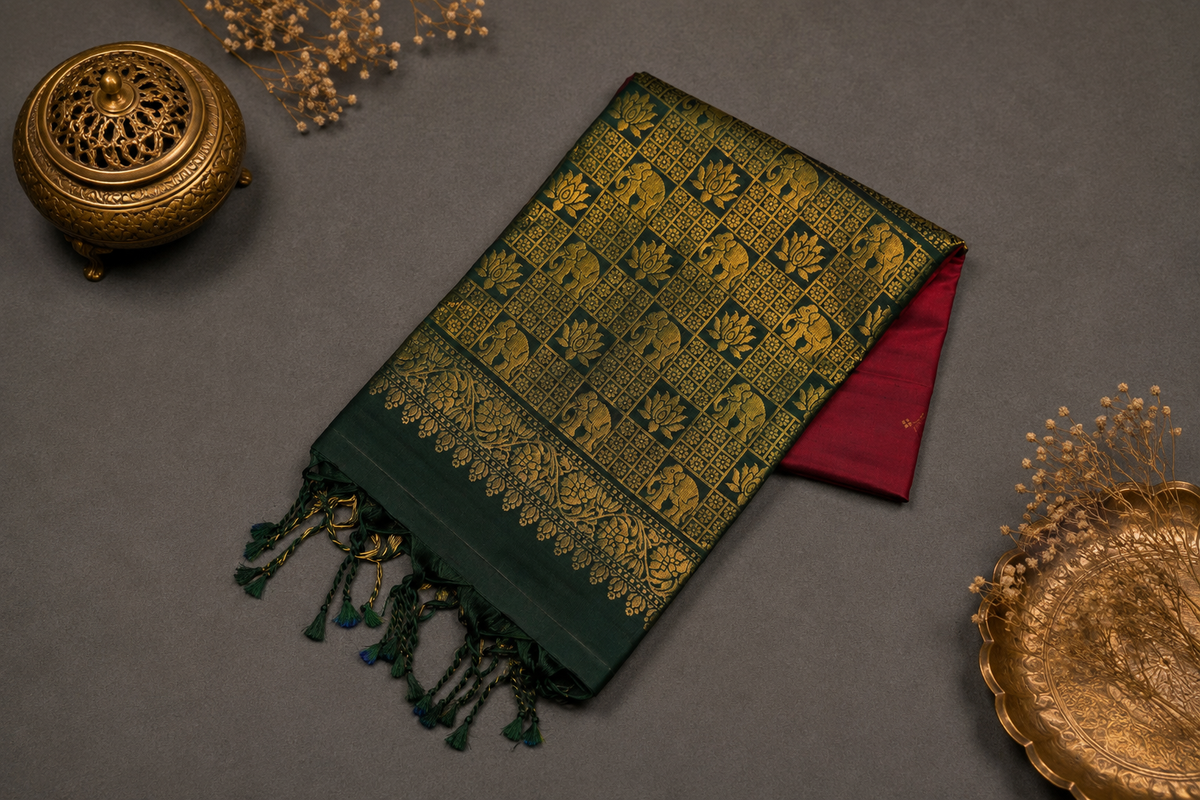 Maroon Pure Silk Handloom Saree with Bottle Green Contrast Pallu