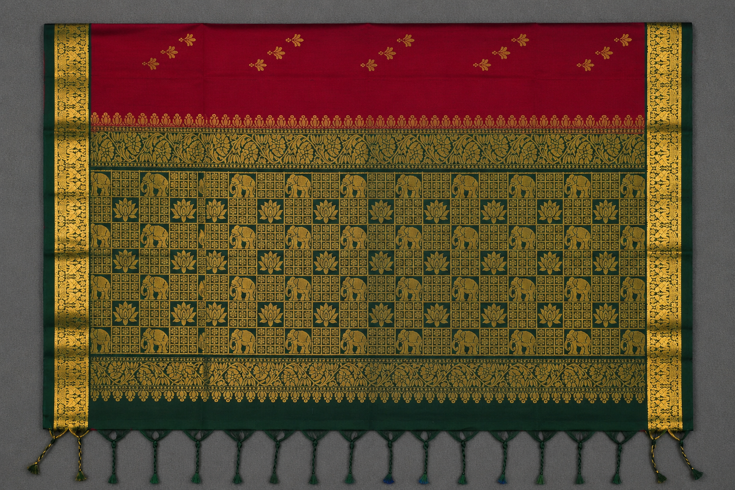 Maroon Pure Silk Handloom Saree with Bottle Green Contrast Pallu