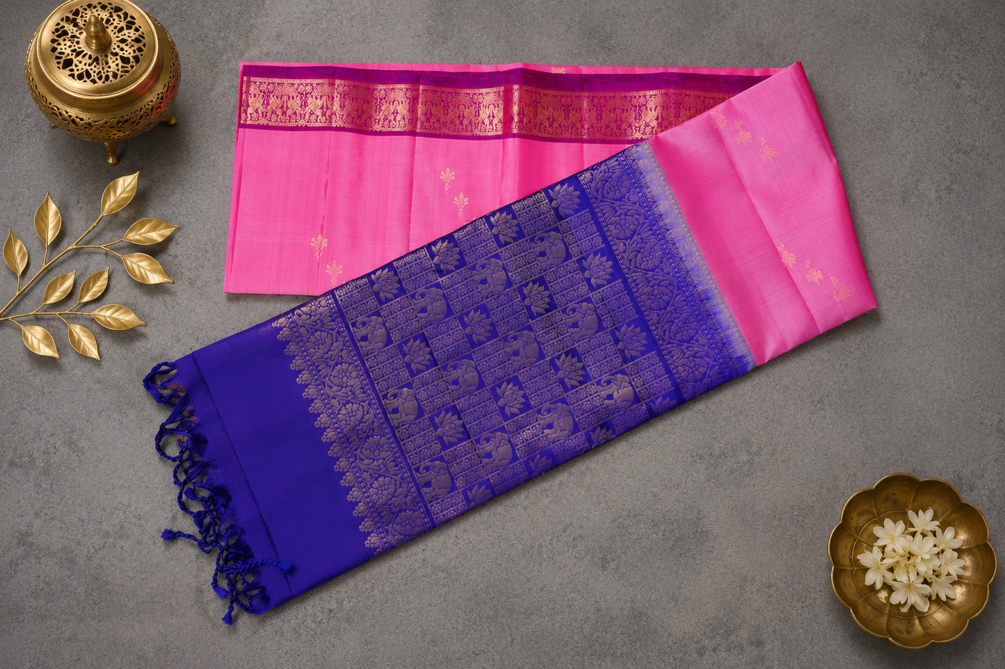 Elephant Motif , contrast silk saree